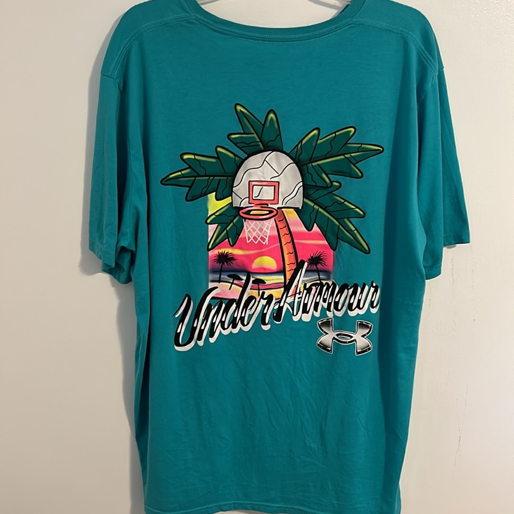 Under Armour Graphic turquoise t-shirt. Basketball beach scene  size XXL